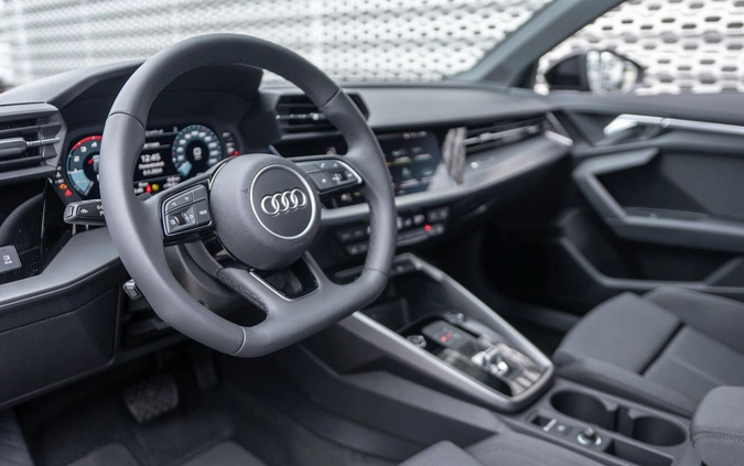 Audi A3 cena 148773 przebieg: 5, rok produkcji 2024 z Śrem małe 379